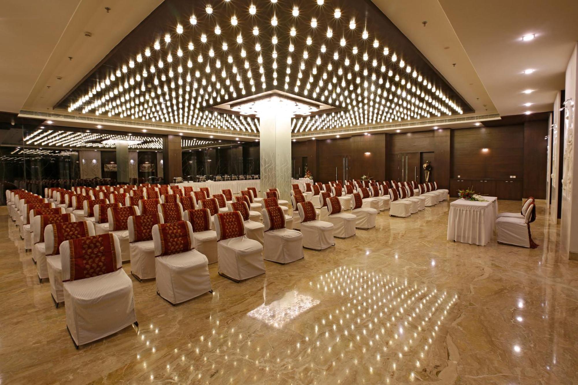 แกรนด์ ซีเนีย อัชเมอร์ Hotel อัจเมอร์ ภายนอก รูปภาพ